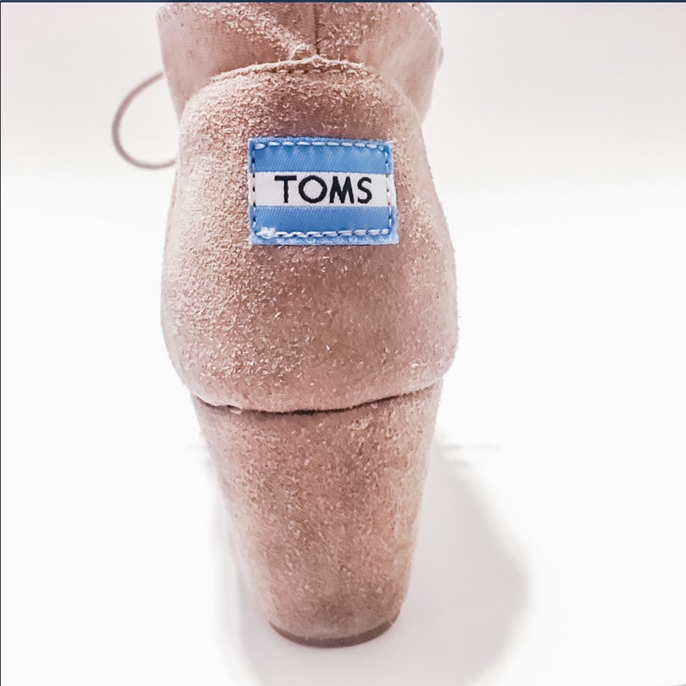 TOMS Tan Wedges ♥️